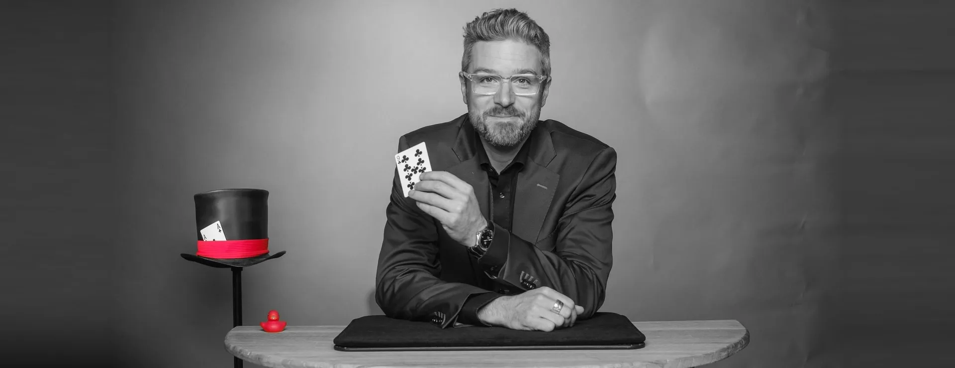 Andr&eacute; Desery am Zaubertisch