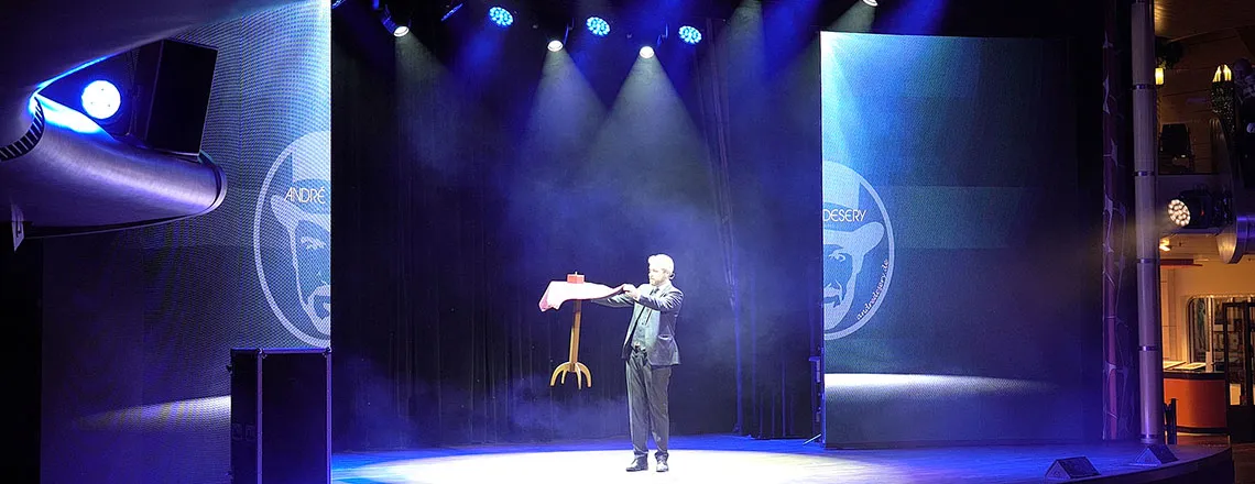 Flying act – André Desery